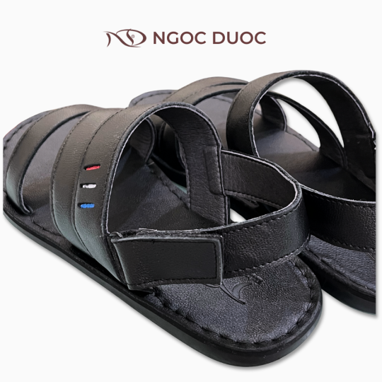 SANDAL ĐẾ BẰNG NGỌC ĐƯỢC QUAI NGANG ĐEN HOẠ TIẾT VIỀN CHỈ MÀU